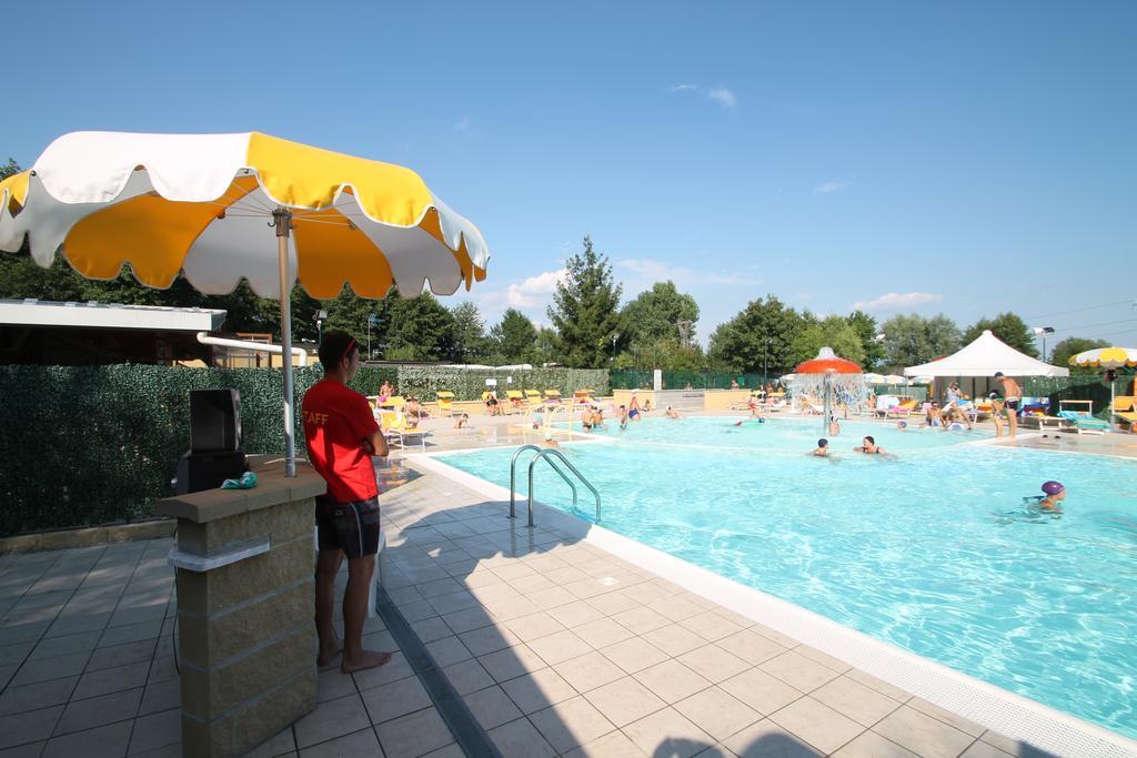 Camping Montorfano Ngoại thất bức ảnh